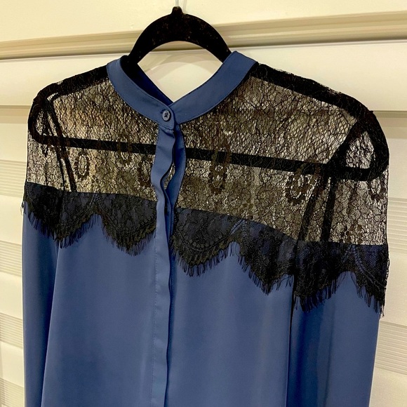 LC Lauren Conrad Navy Blouse with Lace, size XS - Picture 1 of 7